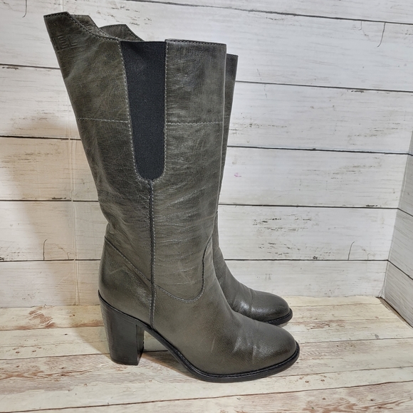 Chanel Leather Mid-Calf Boots From the Fall 2008 Collection by Karl Lagerfeld - Picture 6 of 16